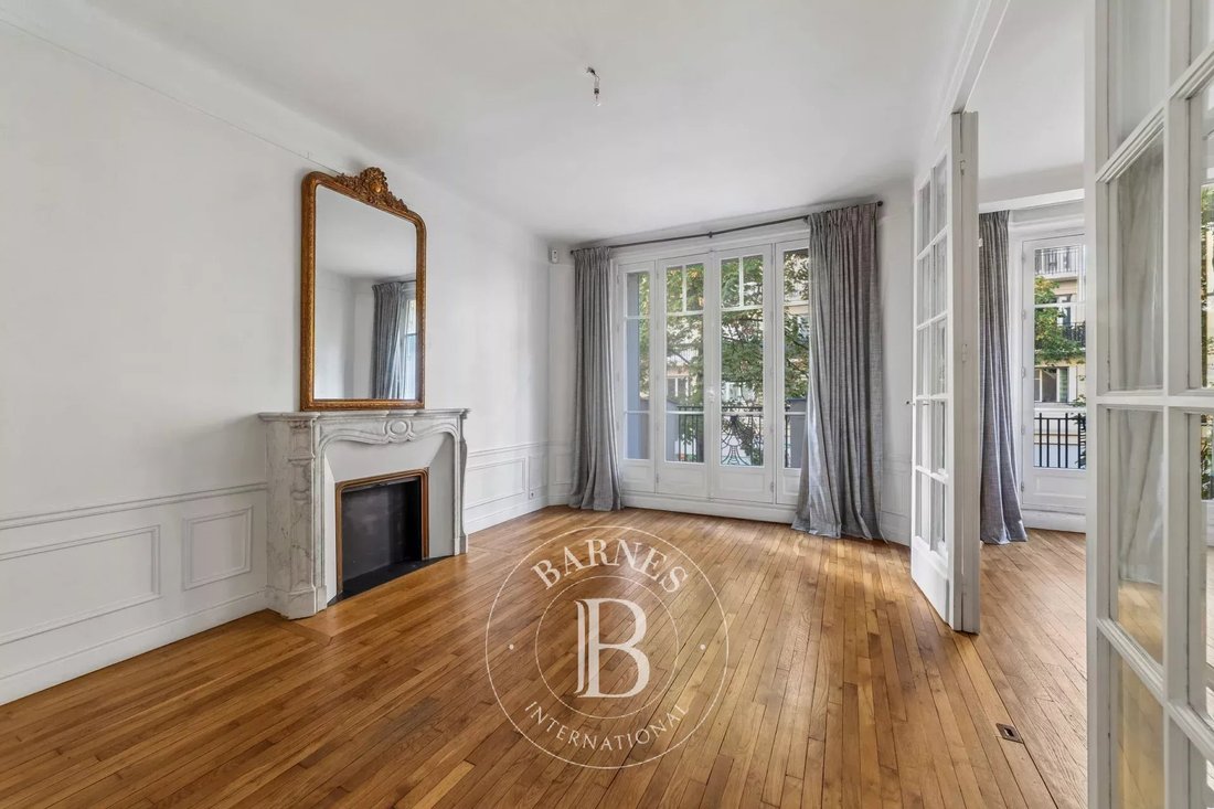 Apartment in Auteuil Sud, Paris 16e Arrondissement, Paris 2 - 18993142