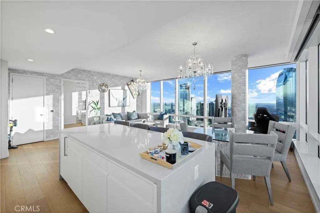 Condo in Los Angeles, California, United States 5 - 18993100