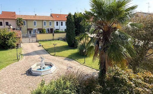Villa in Casorate Primo, Lombardy, Italy 1