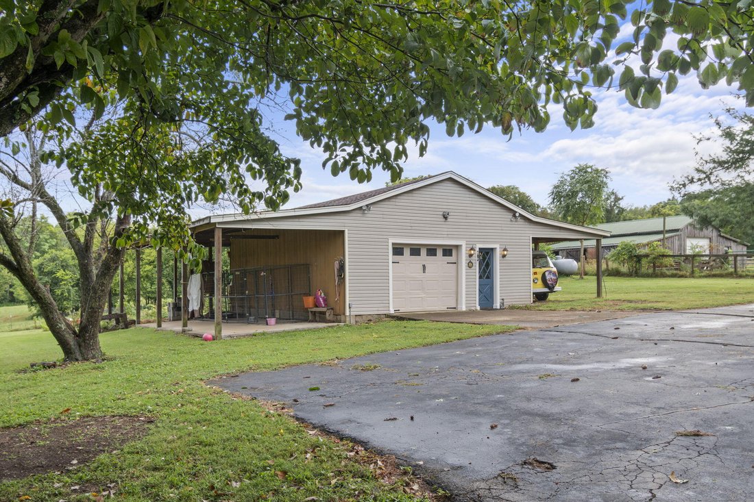 House in Columbia, Tennessee, United States 4 - 18993389