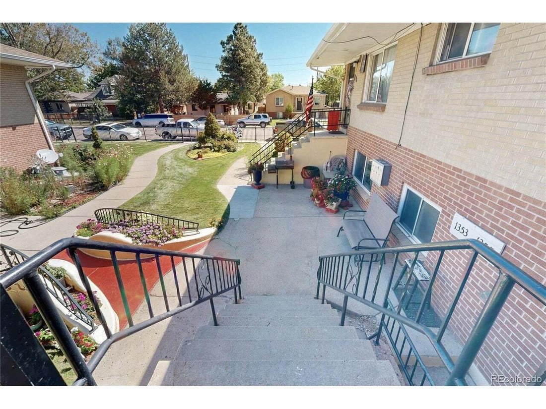 Denver, Colorado, United States 3 - 18992899