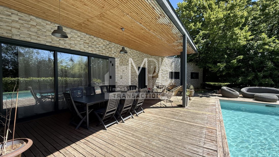 Villa in Centre Ville, Bourg-en-Bresse, France 2 - 18997987