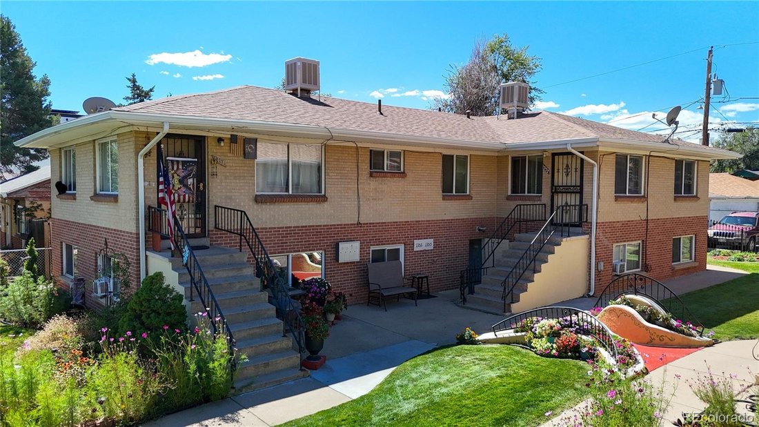 Denver, Colorado, United States 4 - 18992872