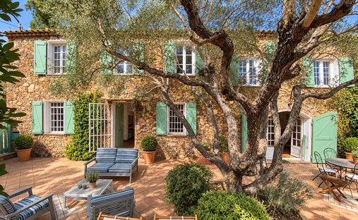 Country House in Est, Cogolin, France 1