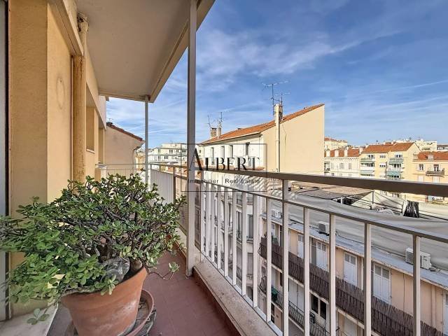 Apartment in Cannes, Provence-Alpes-Côte d'Azur, France 1 - 17646284