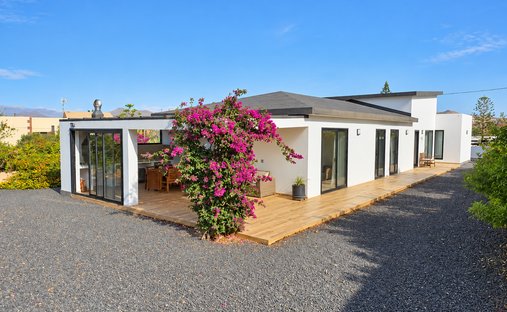 House in Puerto del Rosario, Canary Islands, Spain 1