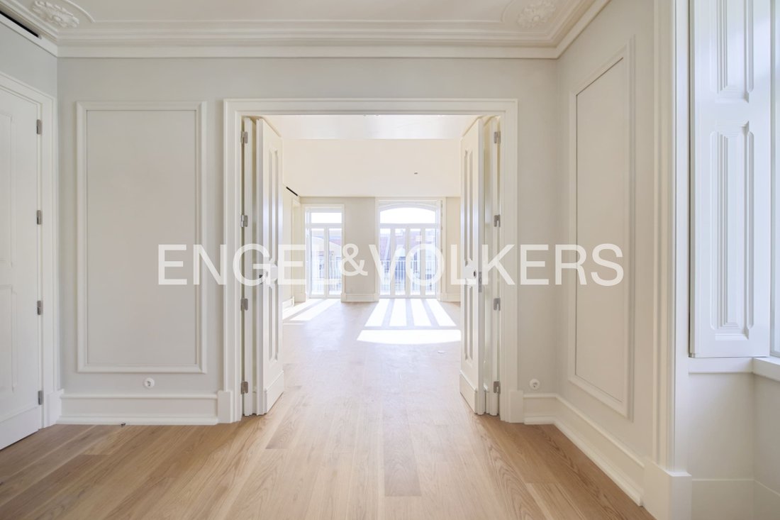 Apartment in Arroios, Lisbon, Portugal 2 - 17439061