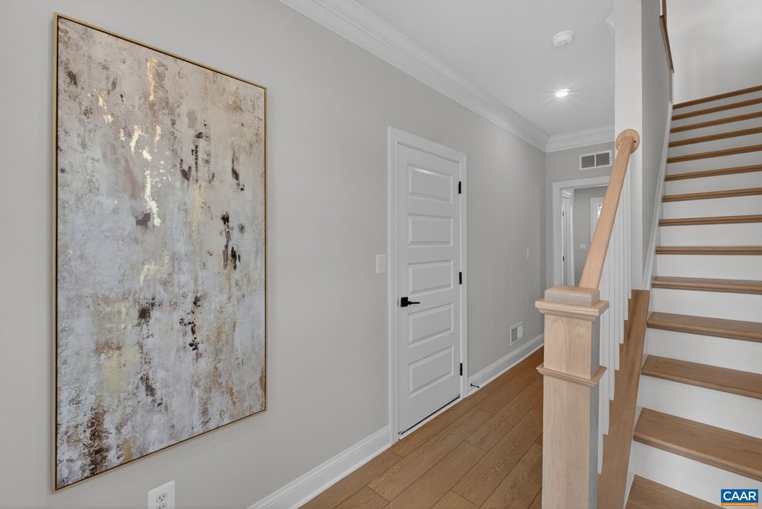House in Charlottesville, Virginia, United States 4 - 18994977