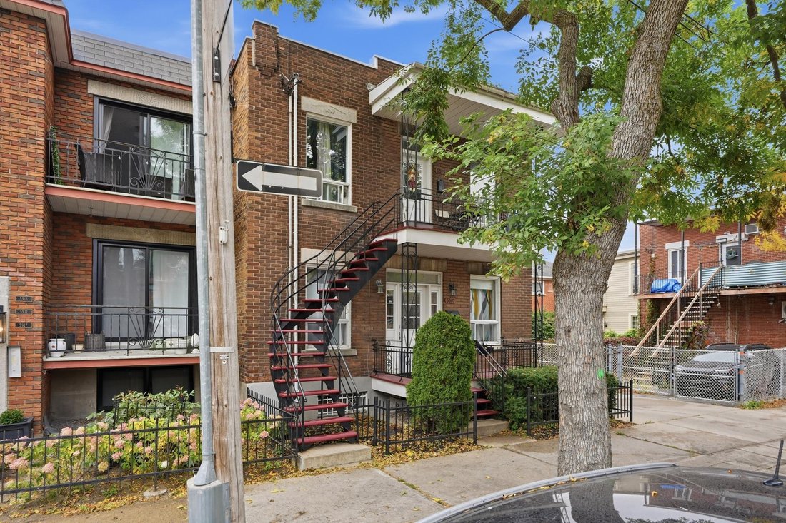 House in Montréal, Quebec, Canada 4 - 18996921