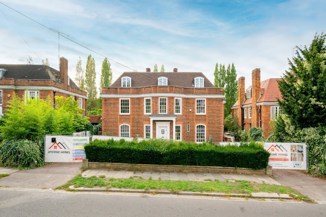 House in Hampstead Garden Suburb, Barnet, England 4 - 18995966