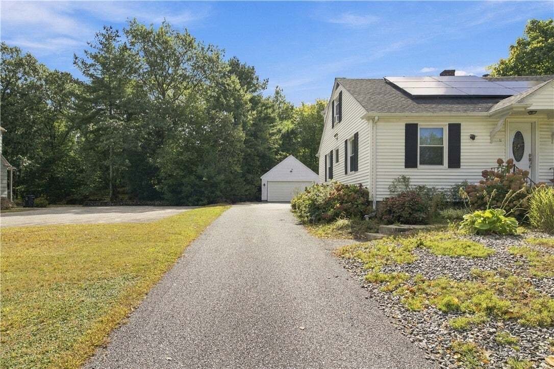 House in North Smithfield, Rhode Island, United States 4 - 18995096