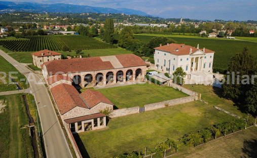 Country House in Sarcedo, Veneto, Italy 1