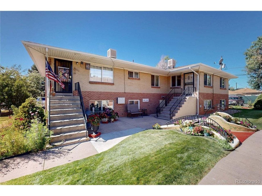 Denver, Colorado, United States 1 - 18992899