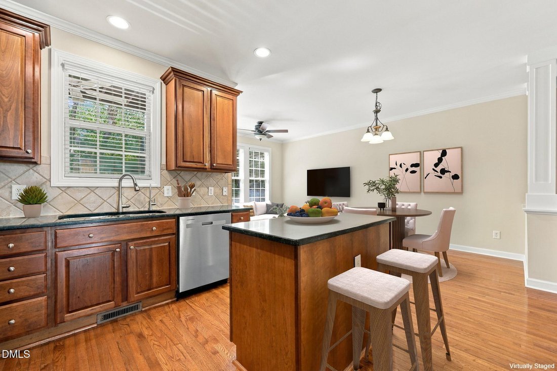 Townhouse in Raleigh, North Carolina, United States 4 - 18995664