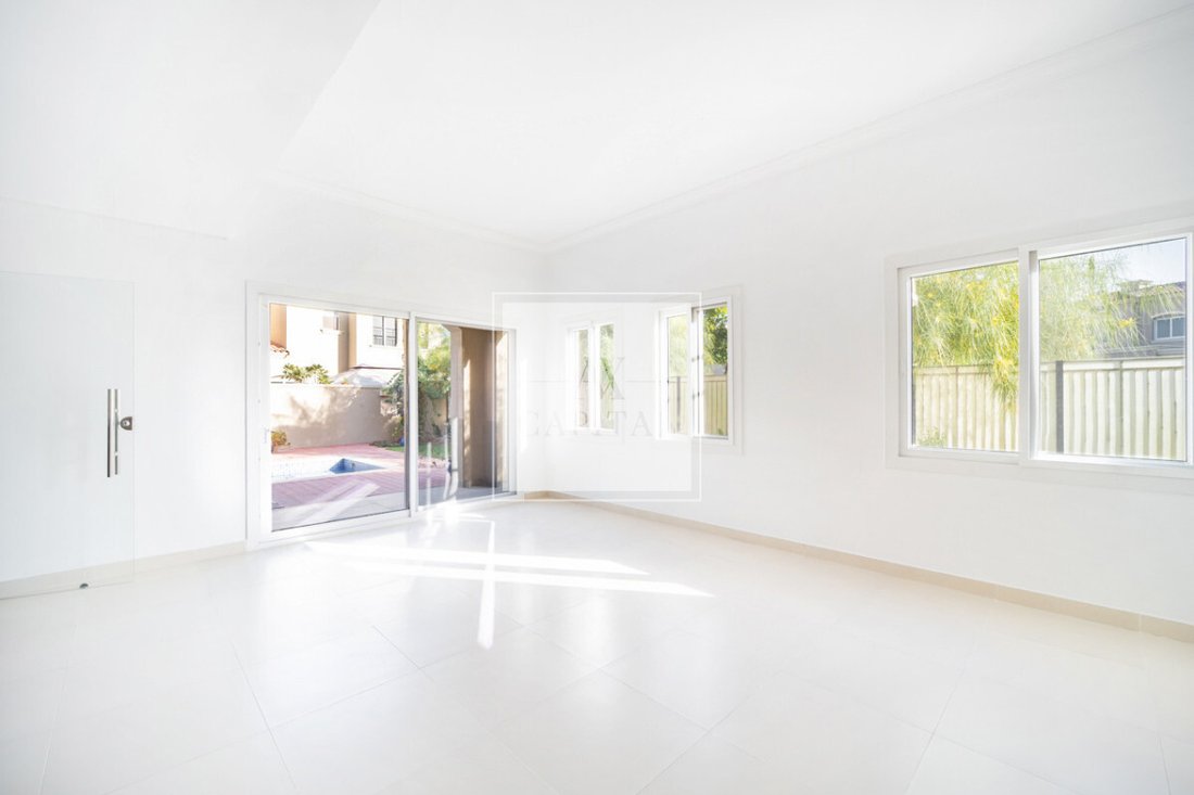 Villa in Downtown Dubai, Dubai, United Arab Emirates 1 - 18993942