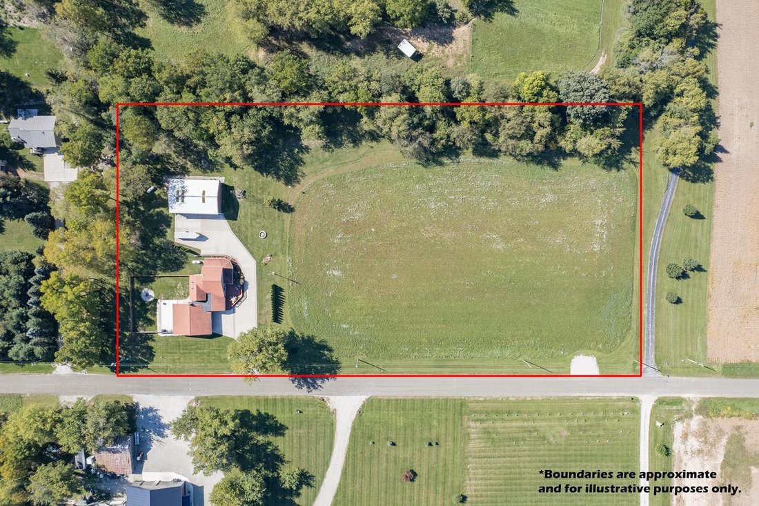 House in Watertown, Wisconsin, United States 4 - 18995164