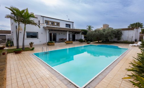 Villa in Petrosino, Sicily, Italy 1