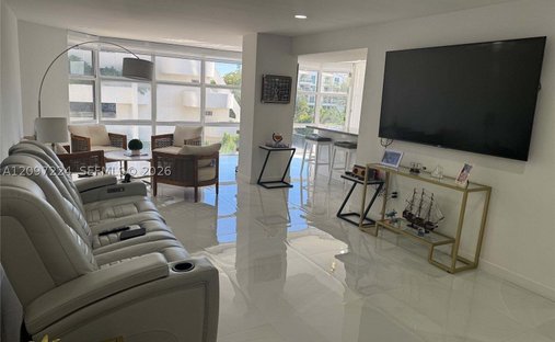 Condo in Miami Beach, Florida, United States 1
