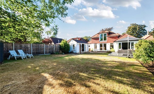 Bungalow in Woking, England 1