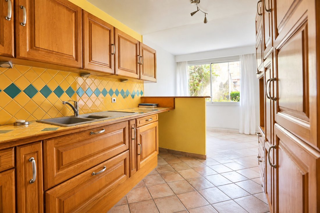 Apartment in Arrondissement of Bobigny, Ile-de-France, France 5 - 18997988