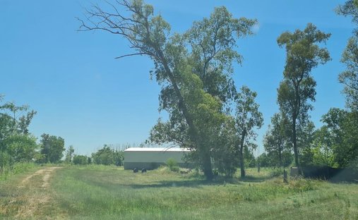 Land in Ezeiza, Buenos Aires Province, Argentina 1