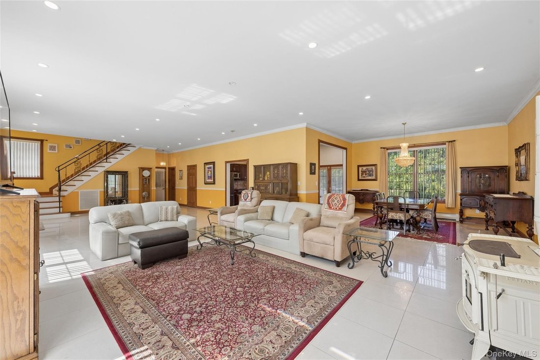 House in Lake Ronkonkoma, New York, United States 3 - 18994750