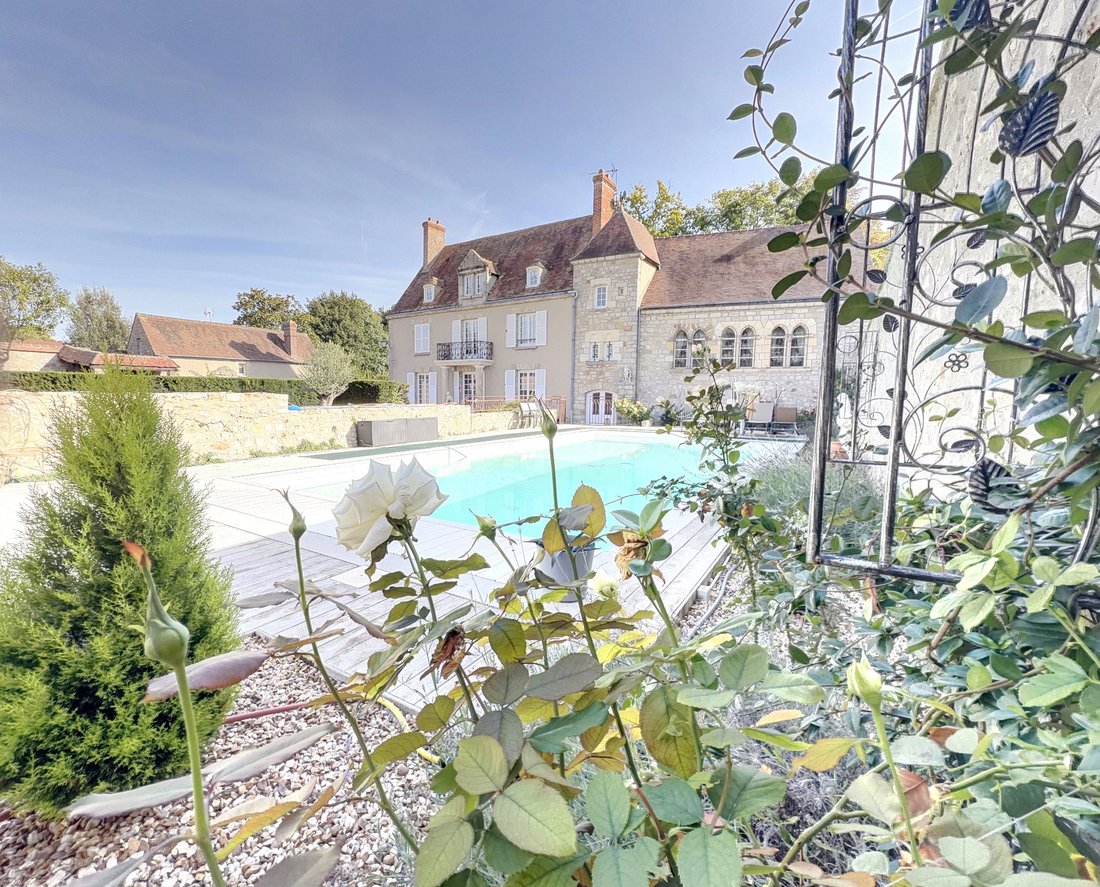 Estate in Moigny-sur-Ecole, Ile-de-France, France 3 - 18996696
