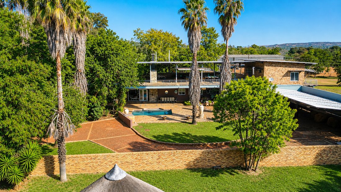 Farm Ranch in Pretoria, Gauteng, South Africa 1 - 18996841
