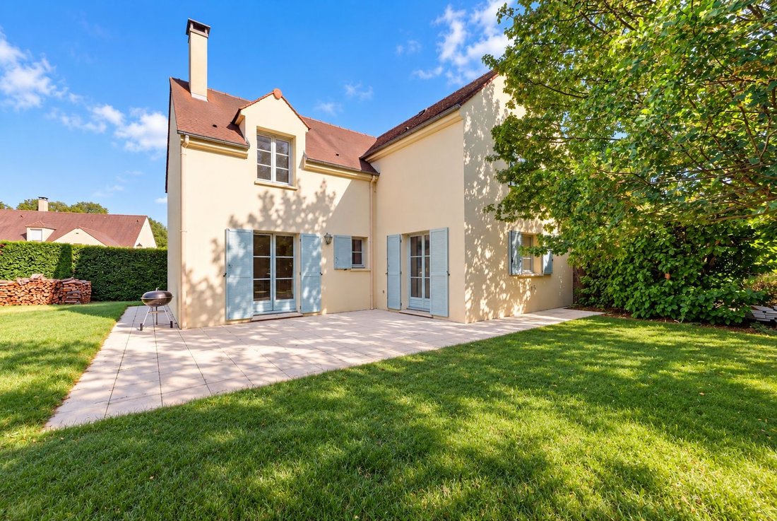 House in Chavenay, Ile-de-France, France 1 - 18996514