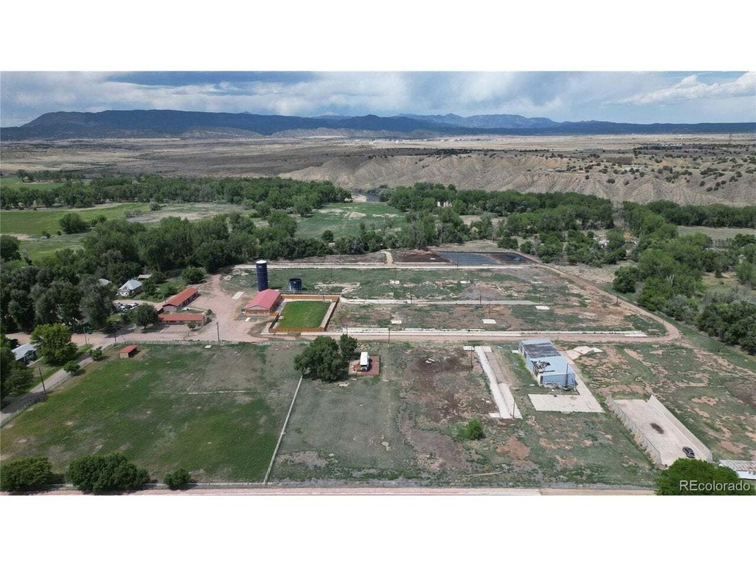 House in Florence, Colorado, United States 2 - 18995213