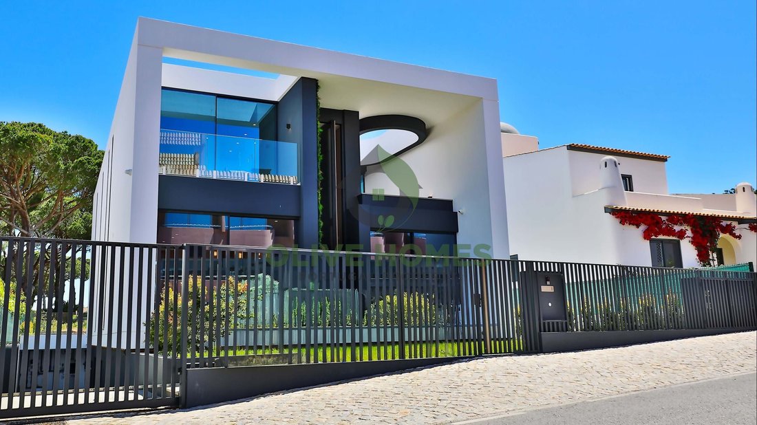 Villa in Vilamoura, Quarteira, Algarve 1 - 17860219