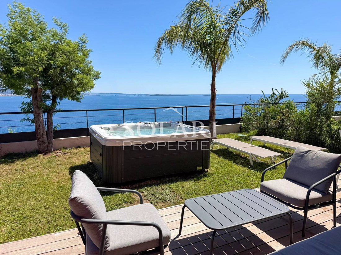 Apartment in Théoule-sur-Mer, Provence-Alpes-Côte d'Azur, France 1 - 15663967