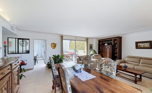 Apartment in Anse, Auvergne-Rhône-Alpes, France 1