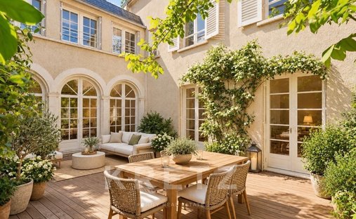 Casa en Marnes-la-Coquette, Isla de Francia, Francia 1