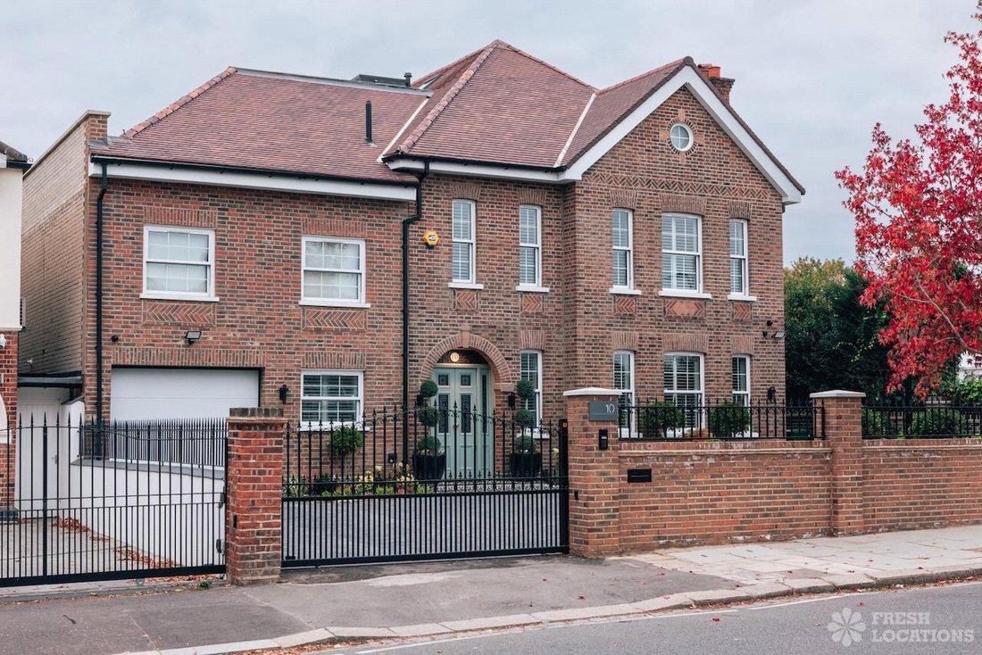 House in Ealing (London Borough of Ealing), Ealing, England 1 - 18993636