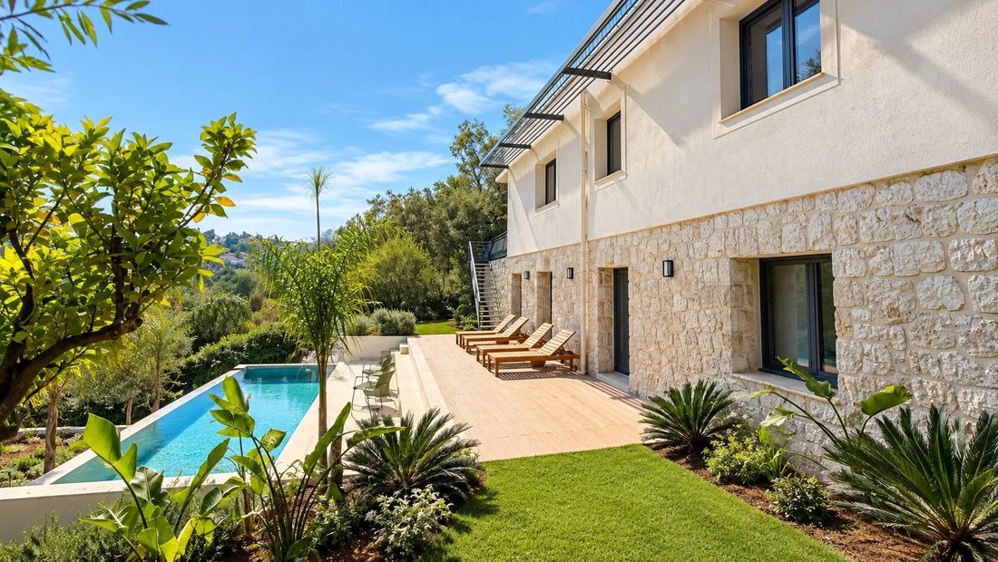 Villa in Nice, Provence-Alpes-Côte d'Azur, France 1 - 18994006