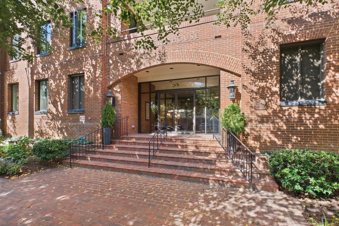 Condo in Alexandria, Virginia, United States 1 - 18992720
