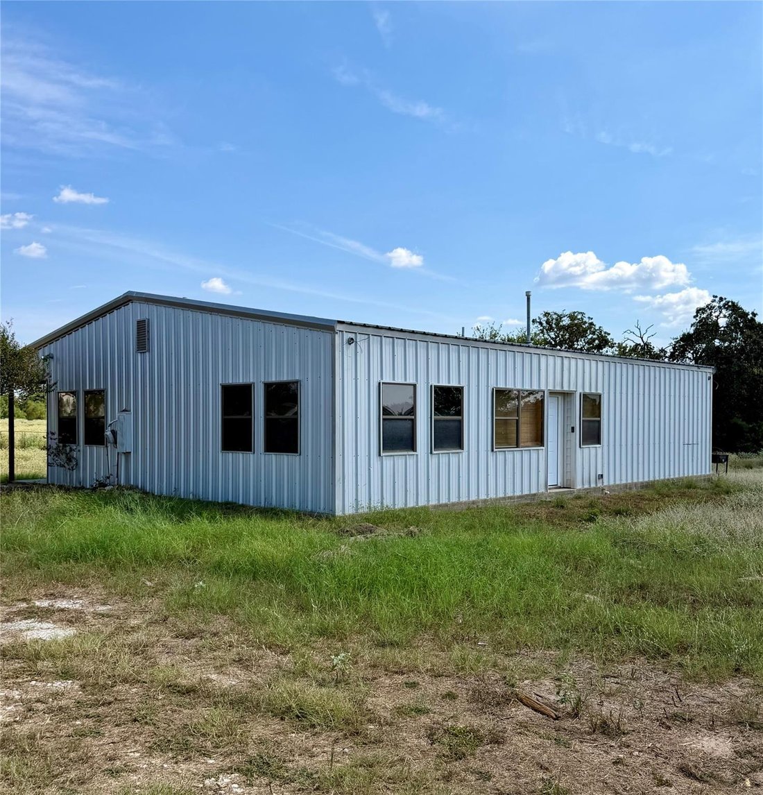 House in McDade, Texas, United States 2 - 18995665