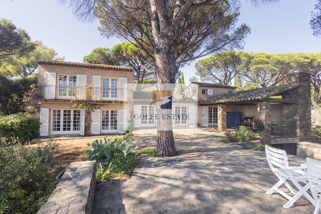Villa in La Croix-Valmer, Provence-Alpes-Côte d'Azur, France 3 - 18996585