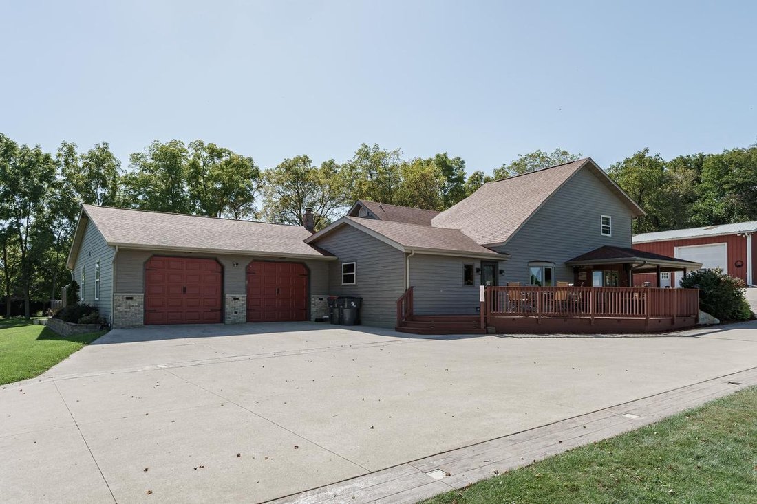 House in Watertown, Wisconsin, United States 5 - 18995164