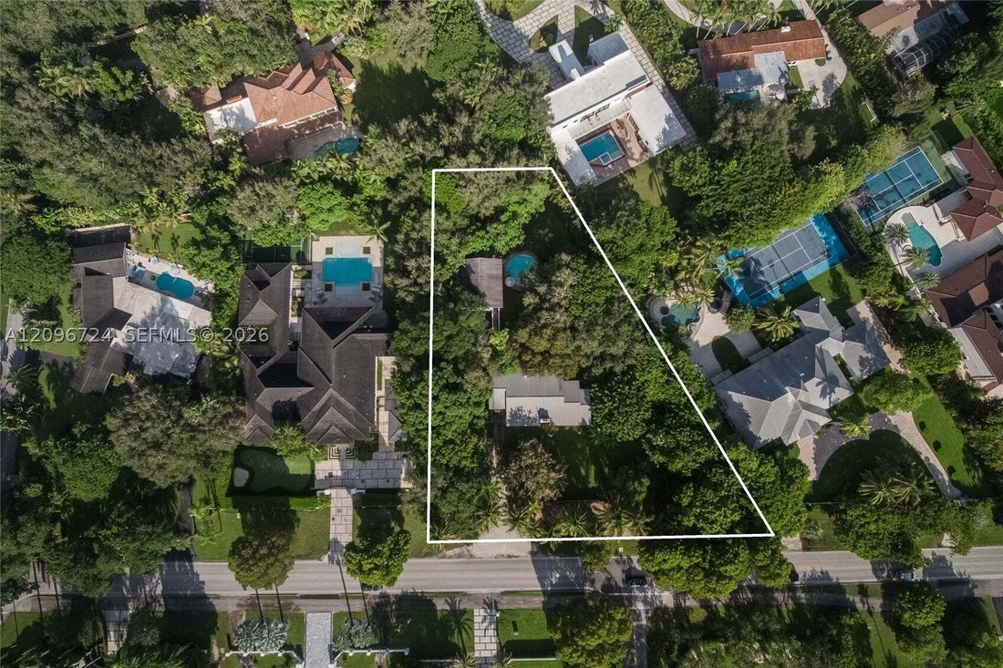 House in Coral Gables, Florida, United States 3 - 18995680