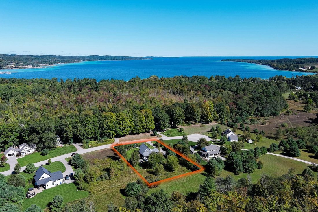 House in Suttons Bay, Michigan, United States 5 - 18996246