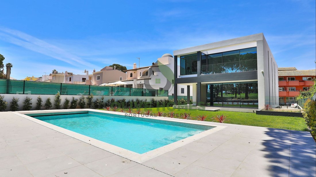 Villa in Vilamoura, Quarteira, Algarve 2 - 17860219