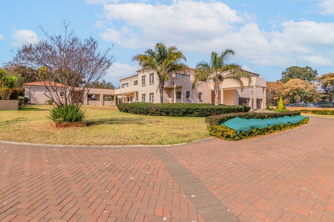 House in Kyalami AH, Gauteng, South Africa 2 - 18996828