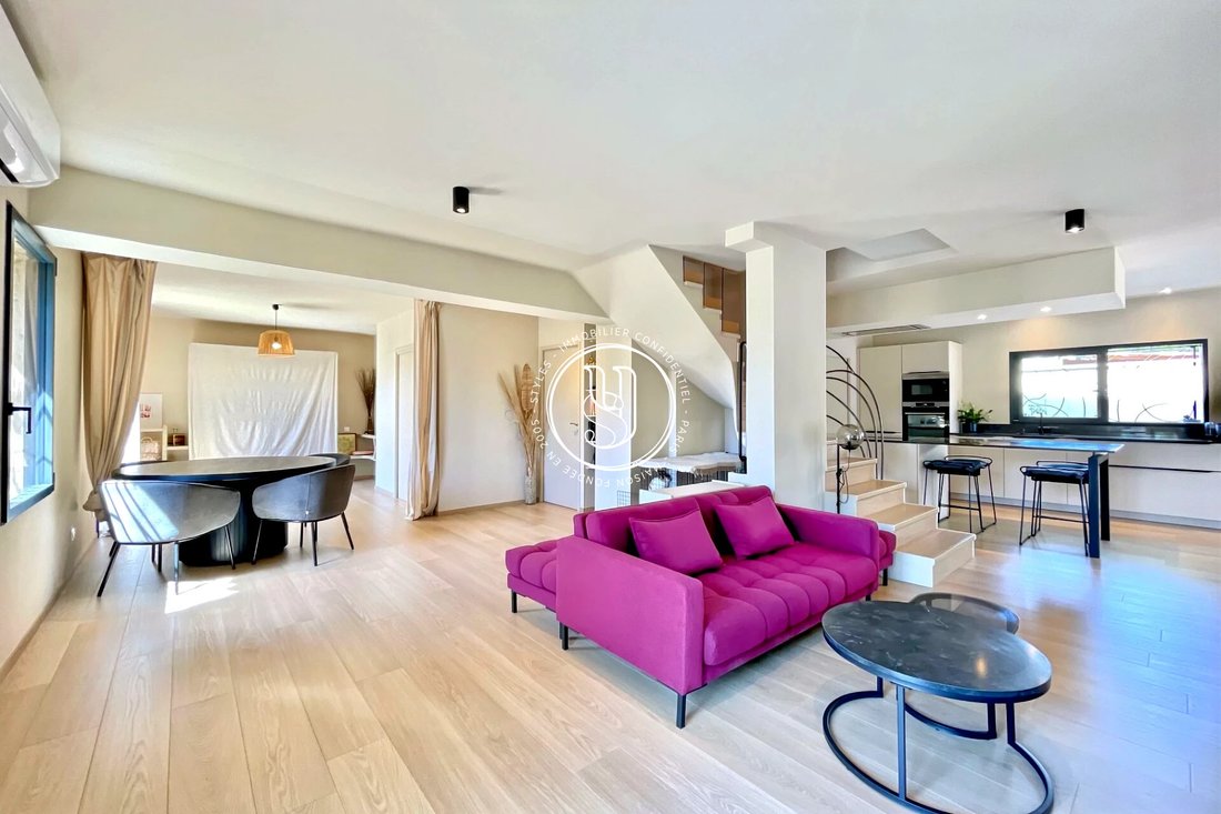 Villa in Uzès, Occitania, France 1 - 18993864