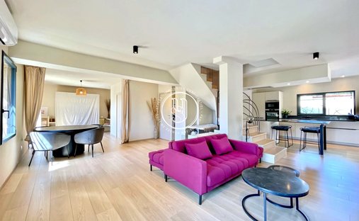 Villa in Uzès, Occitania, France 1