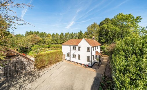 House in Maresfield, England 1
