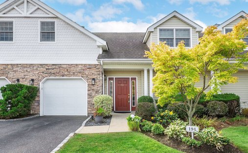 Condo in Port Washington, New York, United States 1