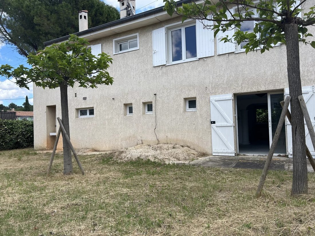 House in Bouc-Bel-Air, Provence-Alpes-Côte d'Azur, France 2 - 18994139
