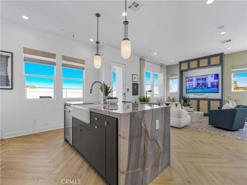 Condo in Montebello, California, United States 4 - 18995811